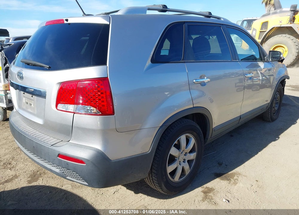 2013 KIA SORENTO VIN: 5XYKT4A64DG343274