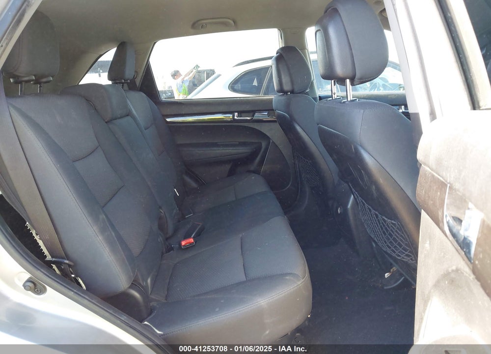2013 KIA SORENTO VIN: 5XYKT4A64DG343274