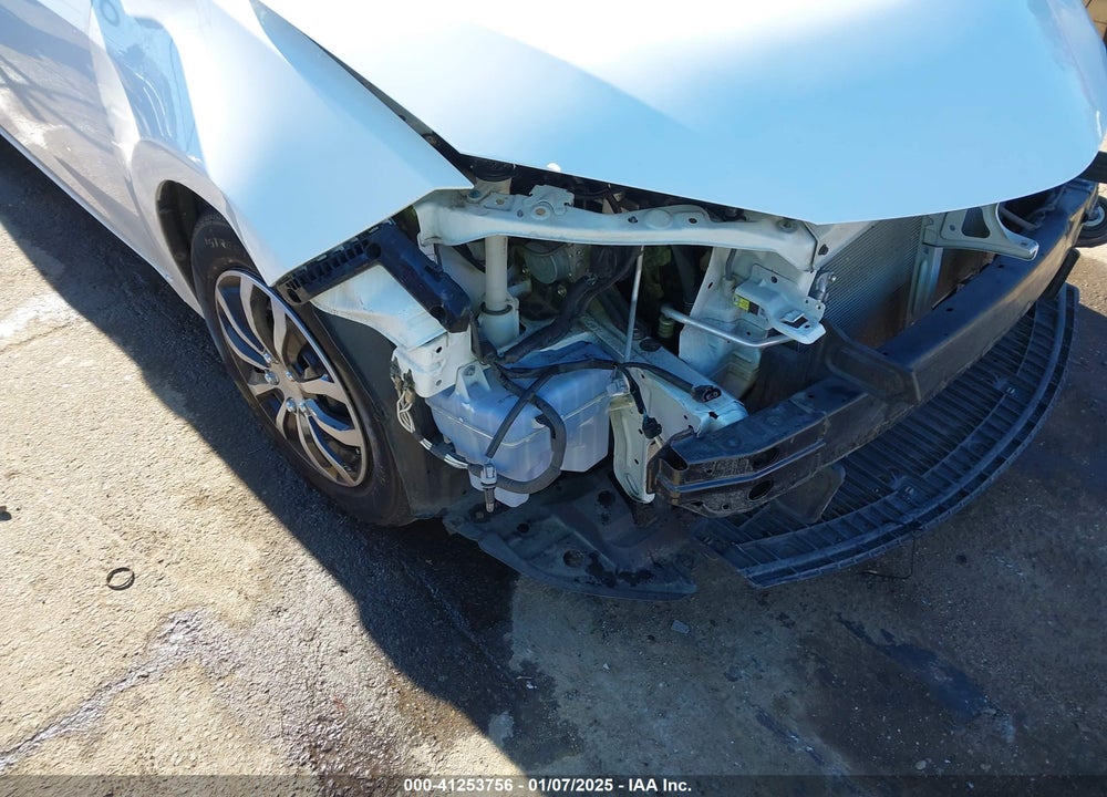 2015 TOYOTA COROLLA LE VIN: 2T1BURHE8FC277401