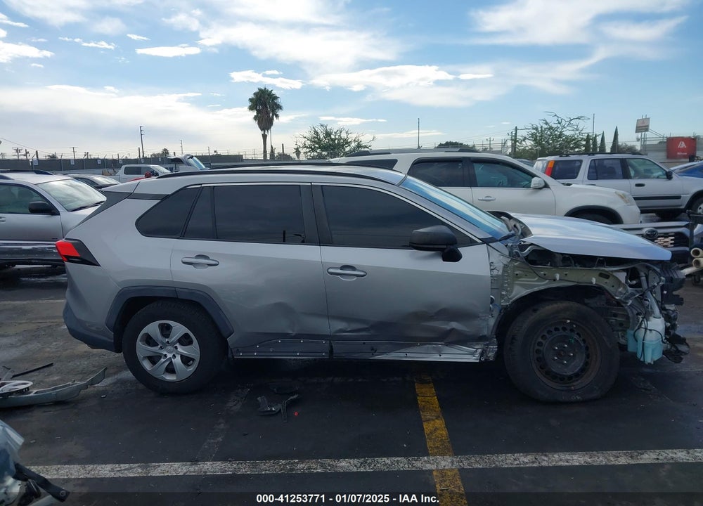 2019 TOYOTA RAV4 LE VIN: 2T3H1RFV8KC023582