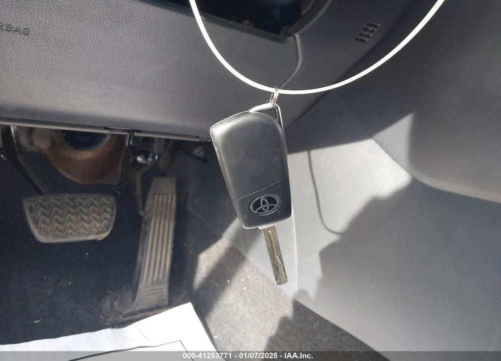 2019 TOYOTA RAV4 LE VIN: 2T3H1RFV8KC023582
