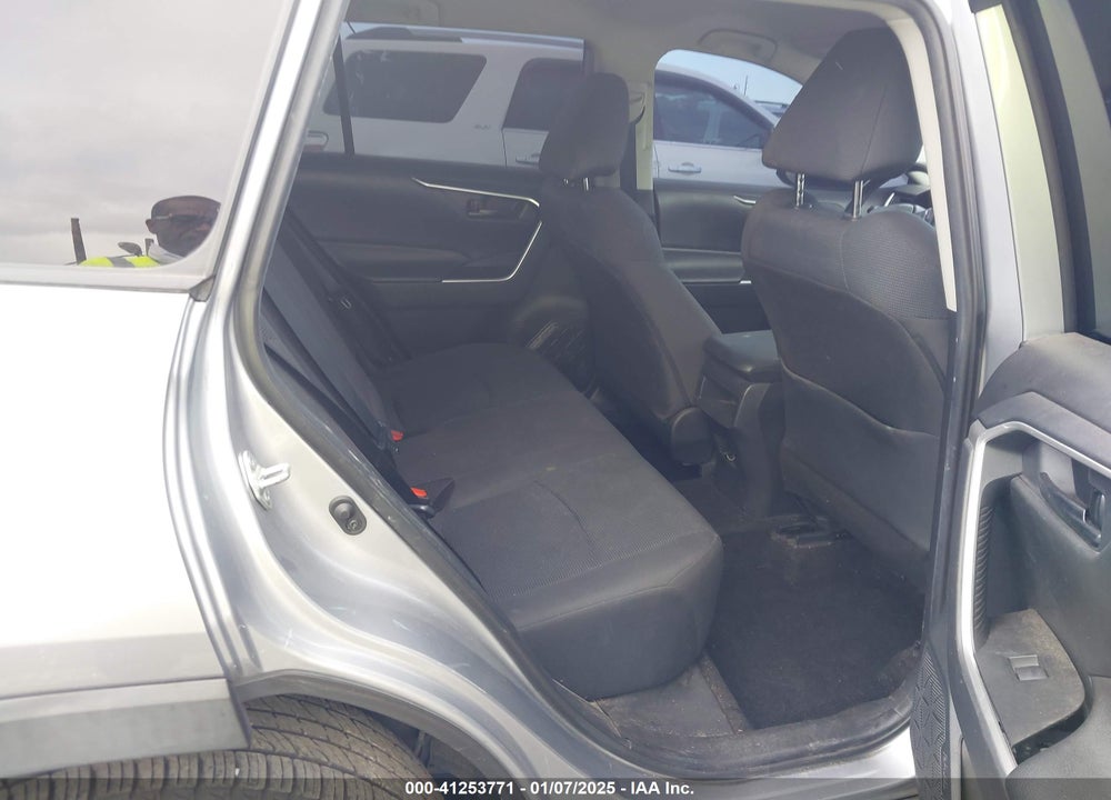 2019 TOYOTA RAV4 LE VIN: 2T3H1RFV8KC023582