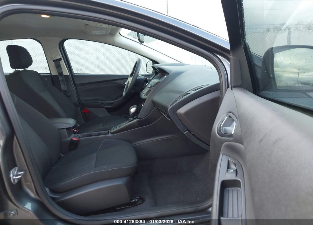 2018 FORD FOCUS SE VIN: 1FADP3F24JL259152