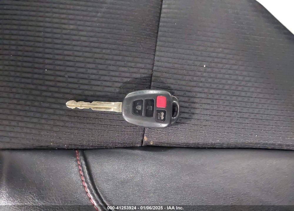 2017 TOYOTA CAMRY SE VIN: 4T1BF1FK8HU304666