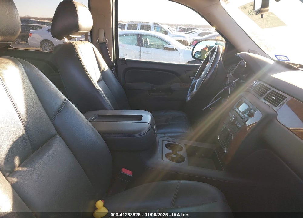 2013 CHEVROLET TAHOE VIN: 1GNSKBE03DR338802