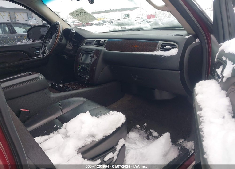 2009 GMC YUKON XL 1500 DENALI VIN: 1GKFK06209J104187