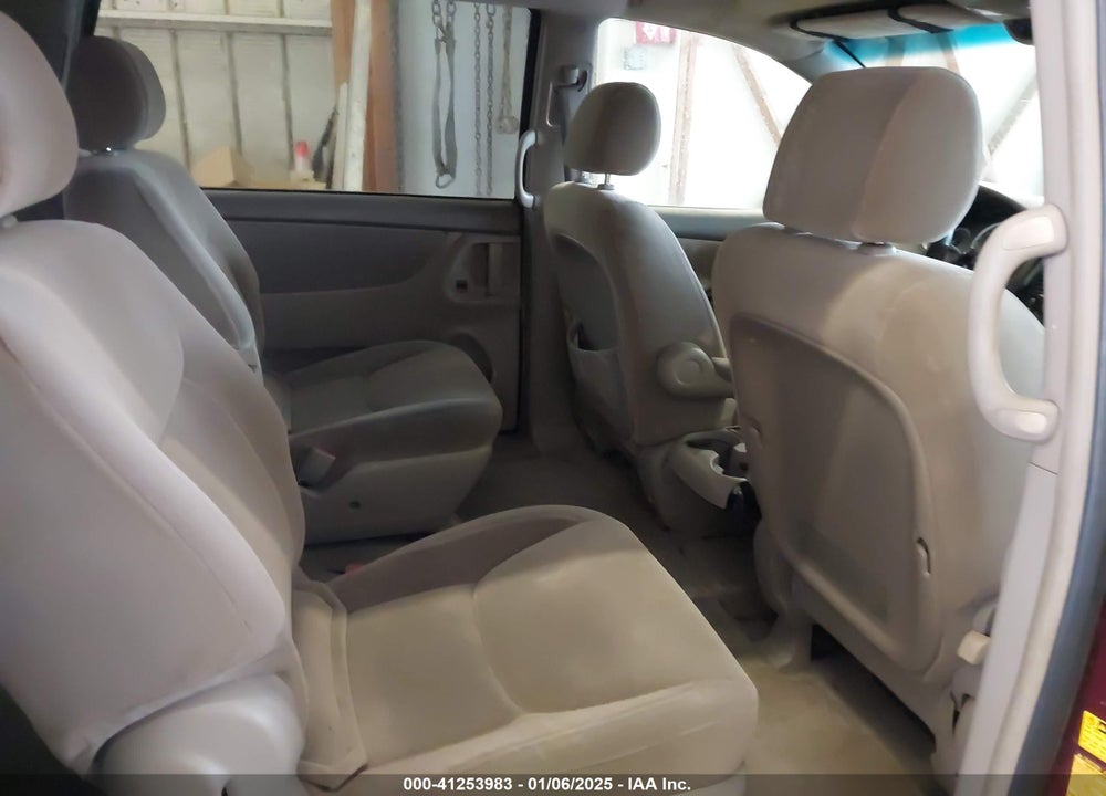 2004 TOYOTA SIENNA LE VIN: 5TDZA23C94S075689