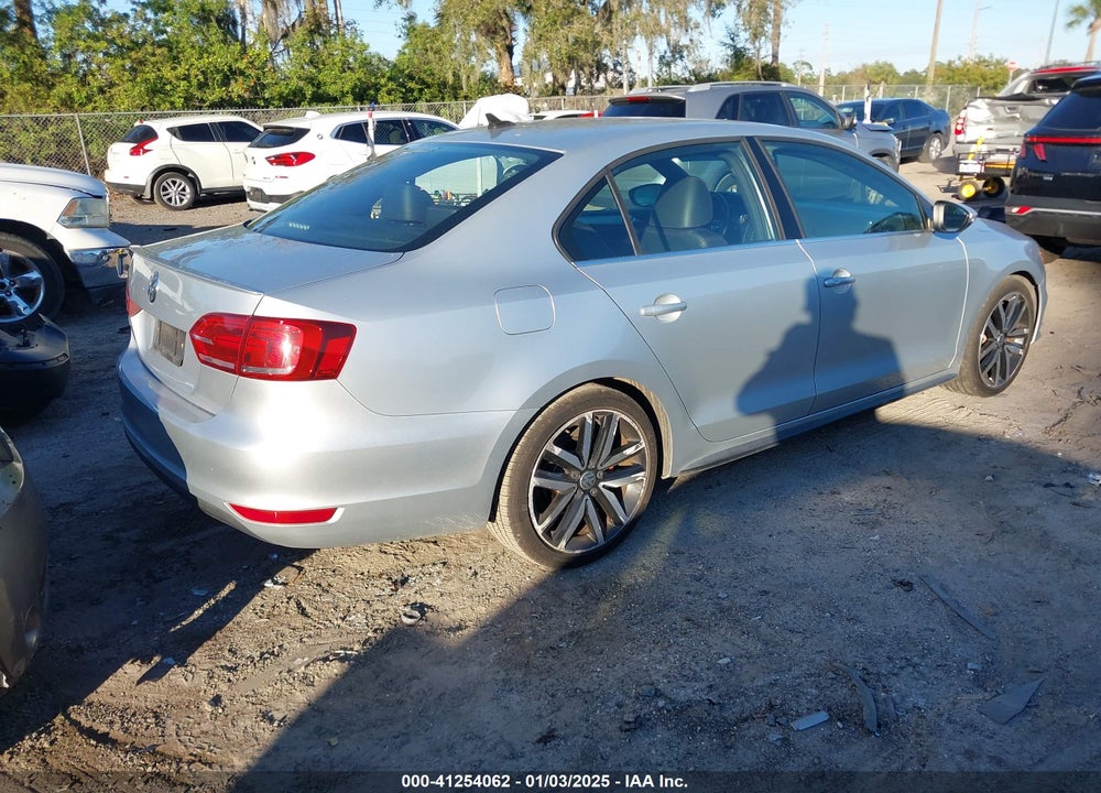 2014 VOLKSWAGEN JETTA GLI AUTOBAHN W/NAV VIN: 3VW5T7AJ4EM397419