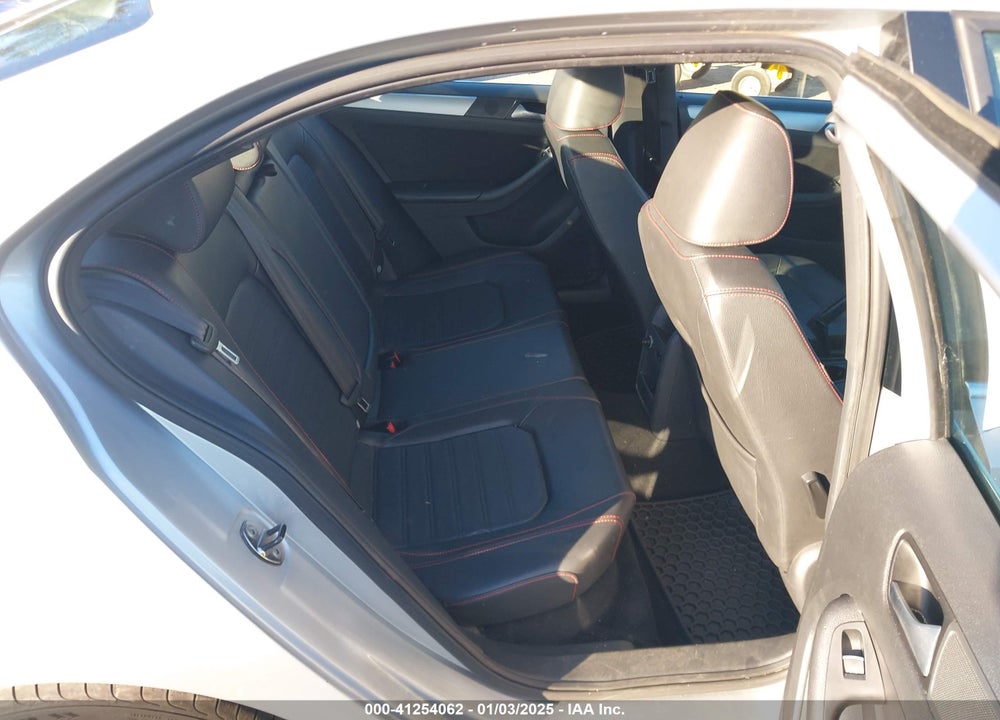2014 VOLKSWAGEN JETTA GLI AUTOBAHN W/NAV VIN: 3VW5T7AJ4EM397419