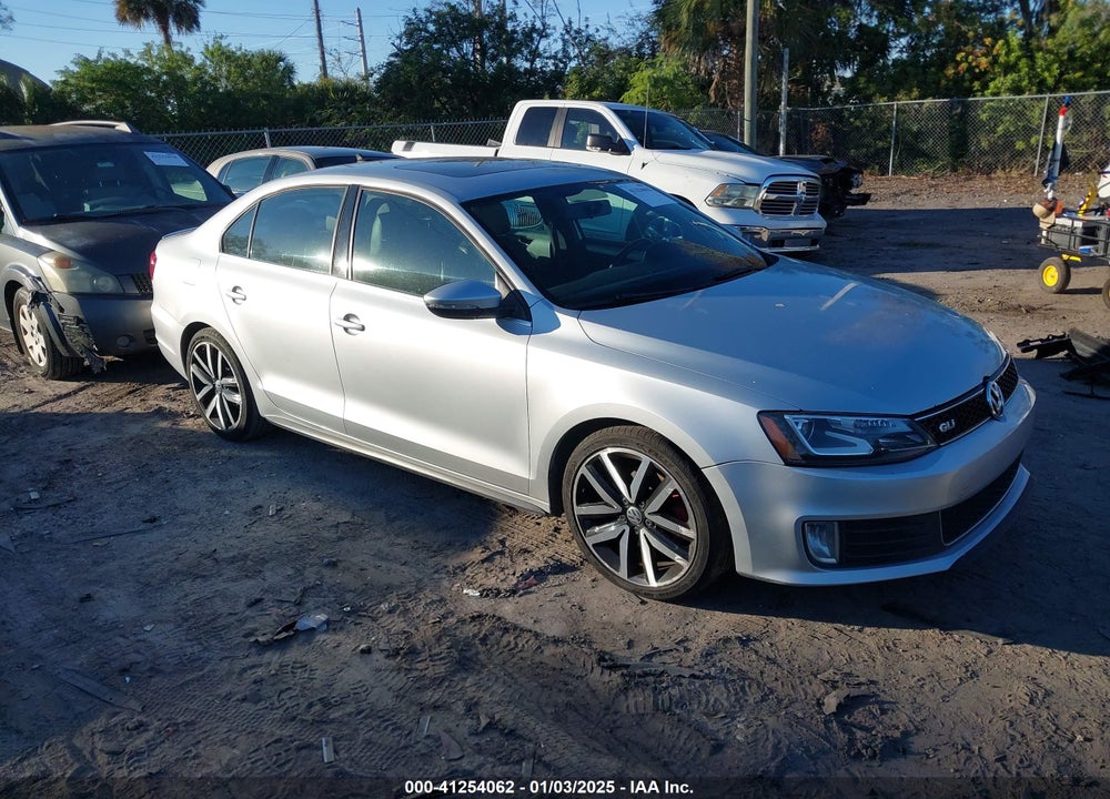 2014 VOLKSWAGEN JETTA GLI AUTOBAHN W/NAV VIN: 3VW5T7AJ4EM397419