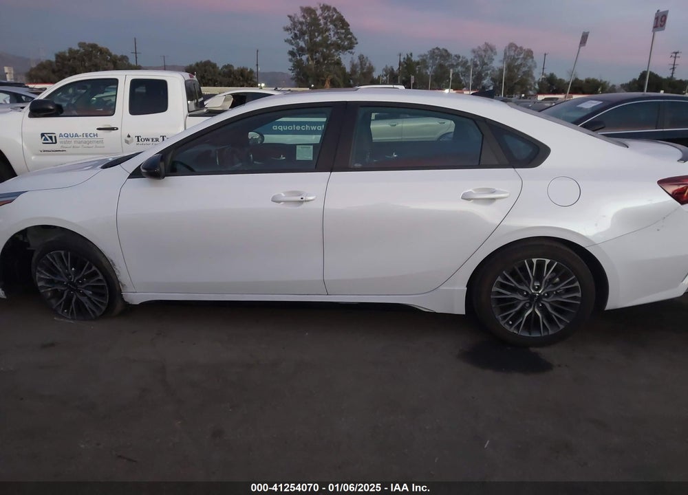 2024 KIA FORTE GT LINE VIN: 3KPF54ADXRE701136