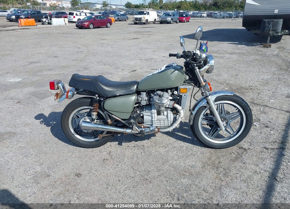 1981 HONDA CX500 C VIN: JH2PC010XBM207213