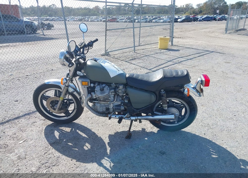 1981 HONDA CX500 C VIN: JH2PC010XBM207213