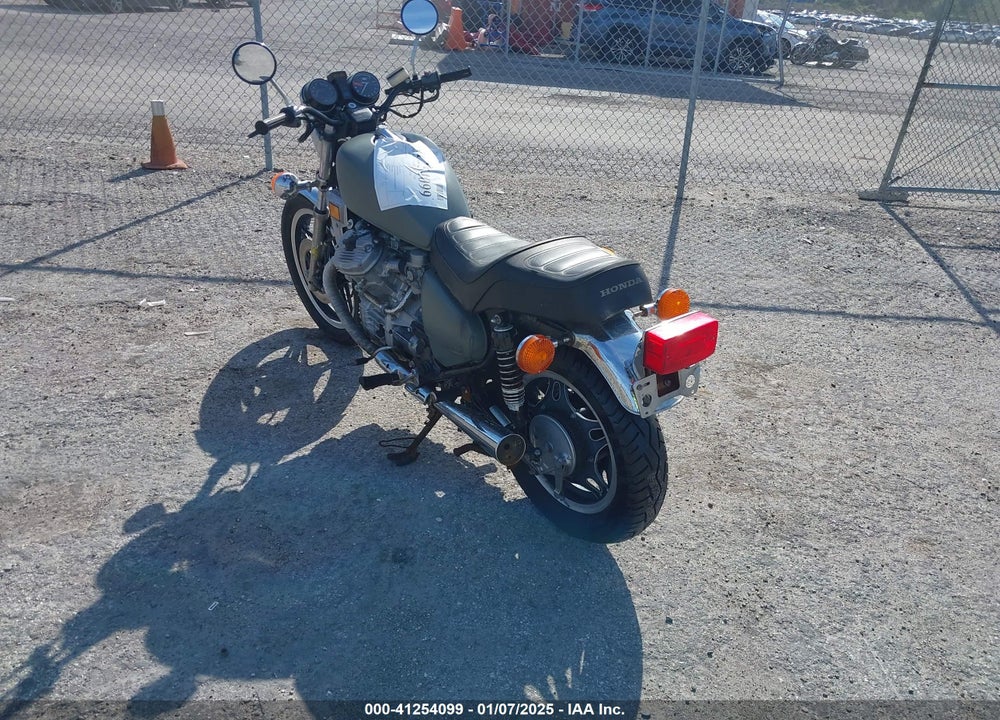 1981 HONDA CX500 C VIN: JH2PC010XBM207213