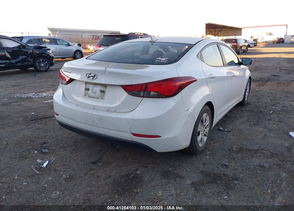 2016 HYUNDAI ELANTRA SE VIN: 5NPDH4AE6GH700243