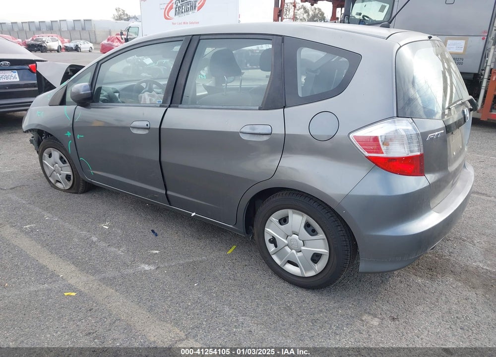 2013 HONDA FIT VIN: JHMGE8H35DC071145
