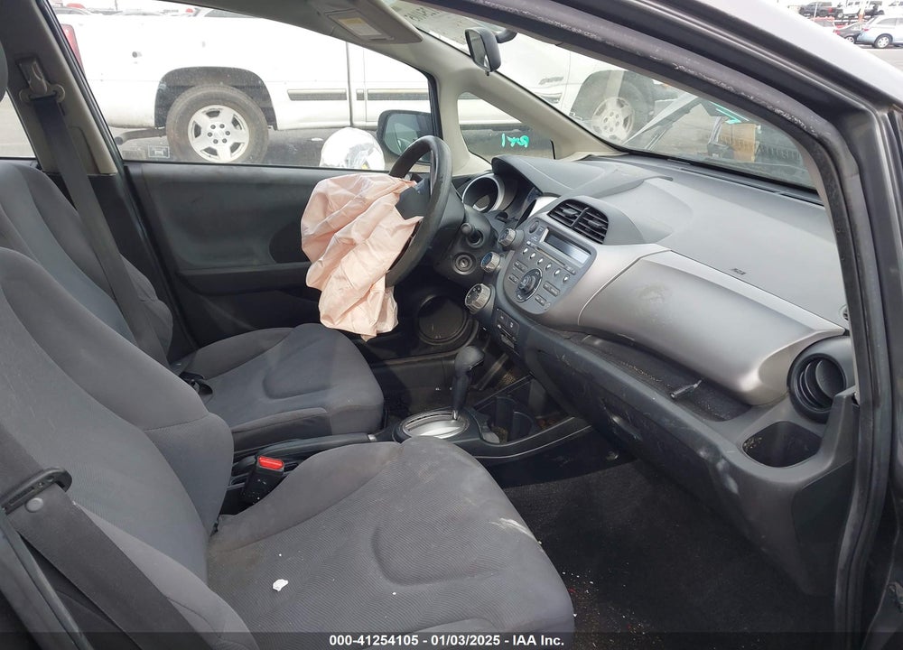 2013 HONDA FIT VIN: JHMGE8H35DC071145