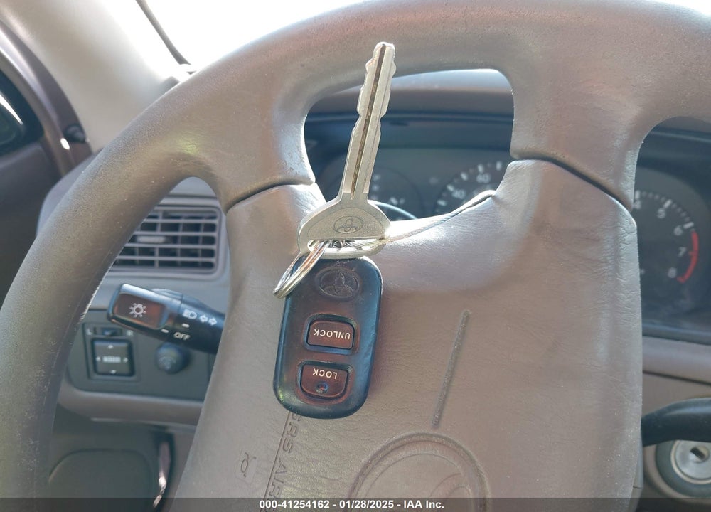 2001 TOYOTA CAMRY LE VIN: JT2BG22K210553631