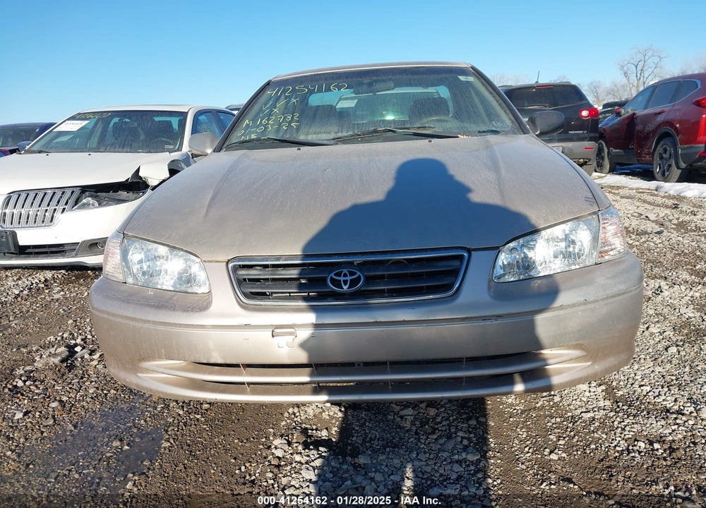 2001 TOYOTA CAMRY LE VIN: JT2BG22K210553631