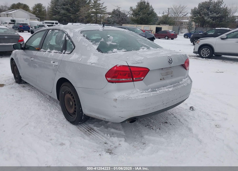 2015 VOLKSWAGEN PASSAT 1.8T S VIN: 1VWAT7A34FC045802