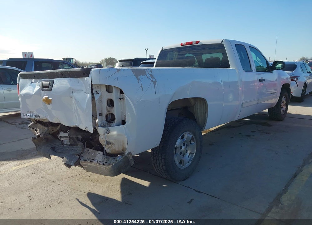 2013 CHEVROLET SILVERADO 1500 VIN: 1GCRCSE08DZ166948