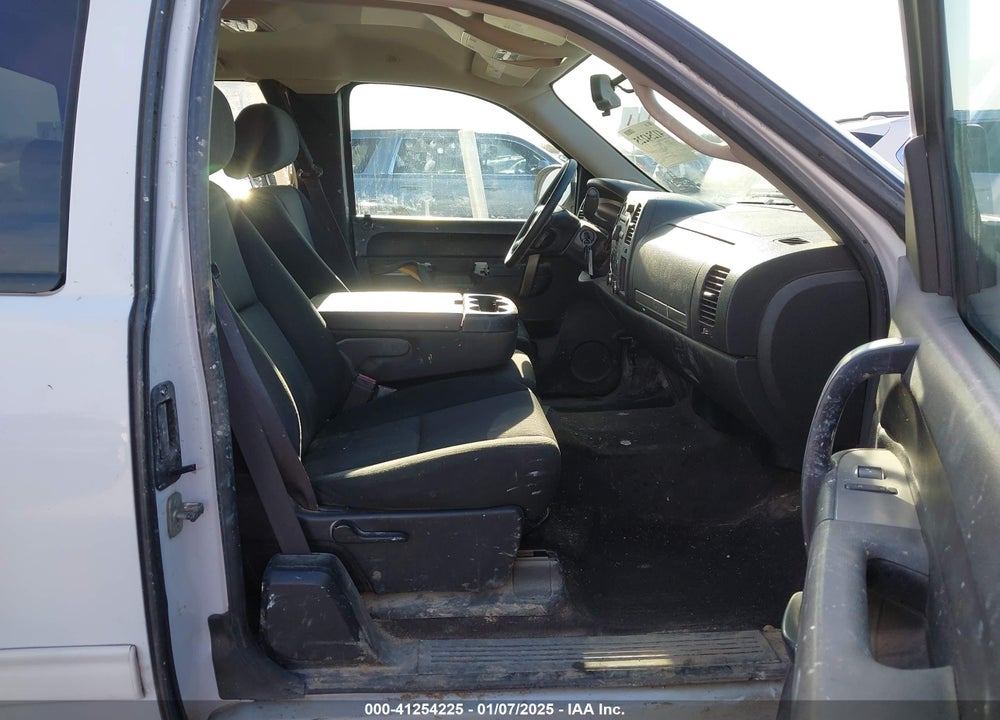 2013 CHEVROLET SILVERADO 1500 VIN: 1GCRCSE08DZ166948