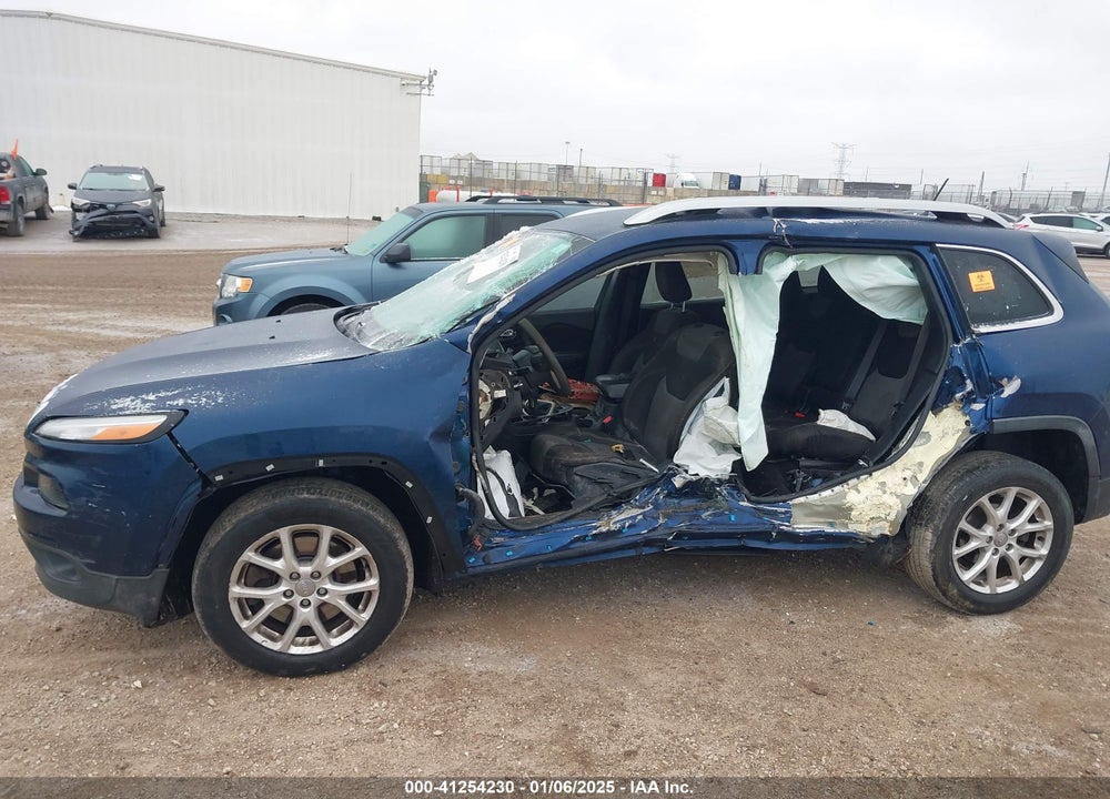 2018 JEEP CHEROKEE VIN: 1C4PJLCB2JD573518