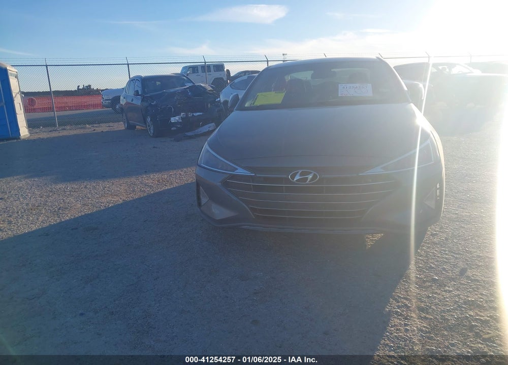 2019 HYUNDAI ELANTRA SE VIN: KMHD74LF8KU777540