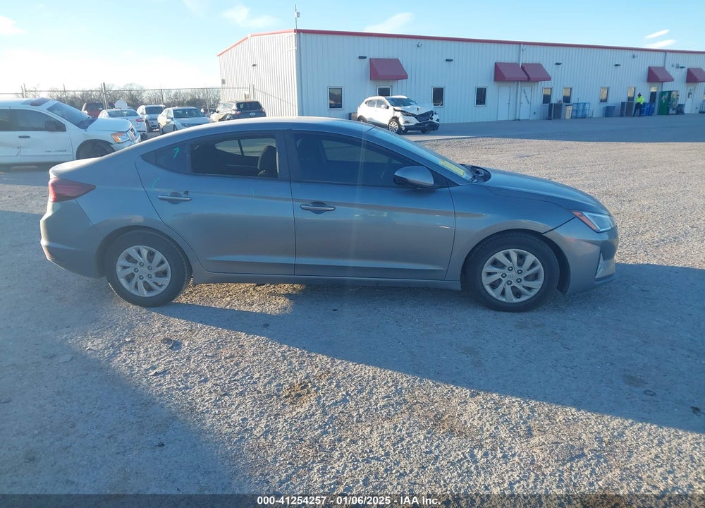 2019 HYUNDAI ELANTRA SE VIN: KMHD74LF8KU777540