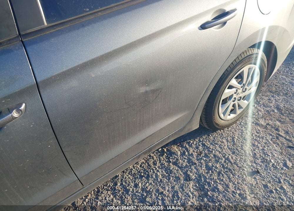 2019 HYUNDAI ELANTRA SE VIN: KMHD74LF8KU777540