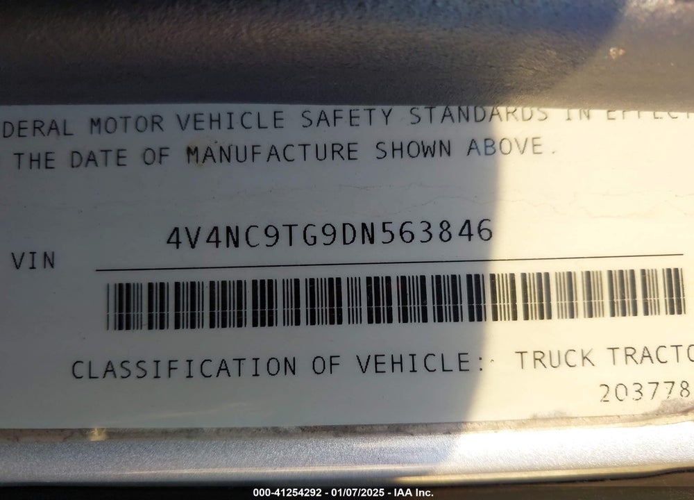 2013 VOLVO VN VNL VIN: 4V4NC9TG9DN563846