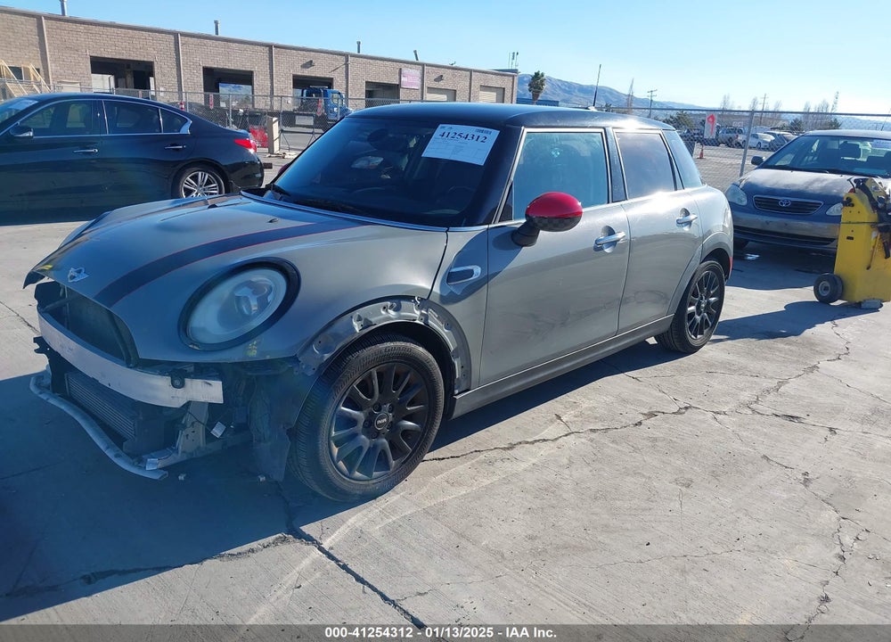 2015 MINI HARDTOP VIN: WMWXS5C55FT831429