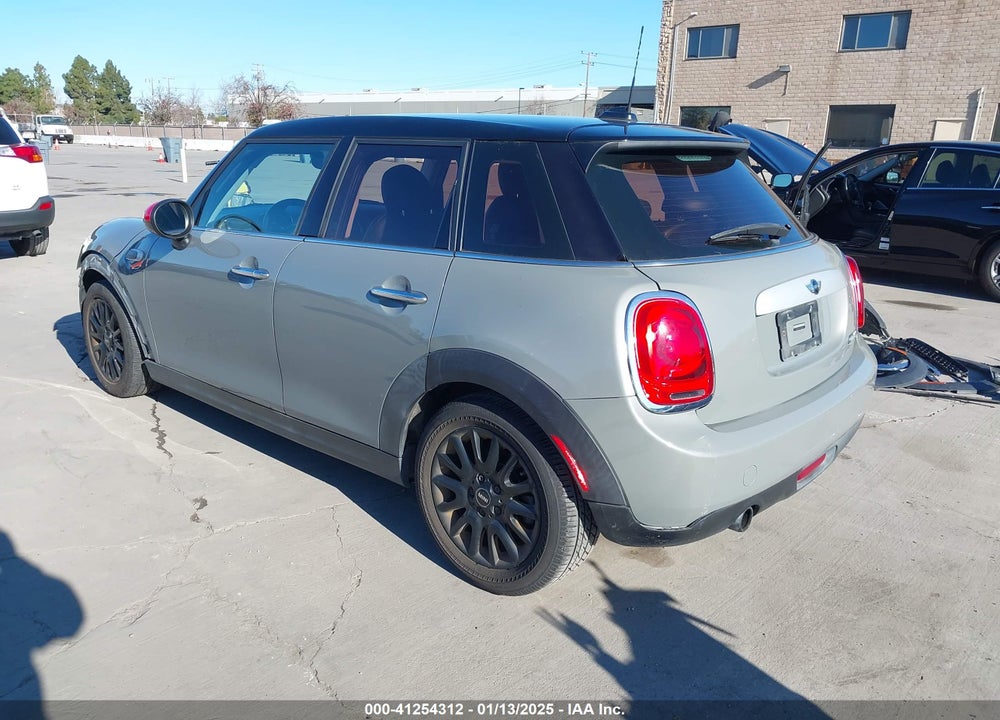 2015 MINI HARDTOP VIN: WMWXS5C55FT831429