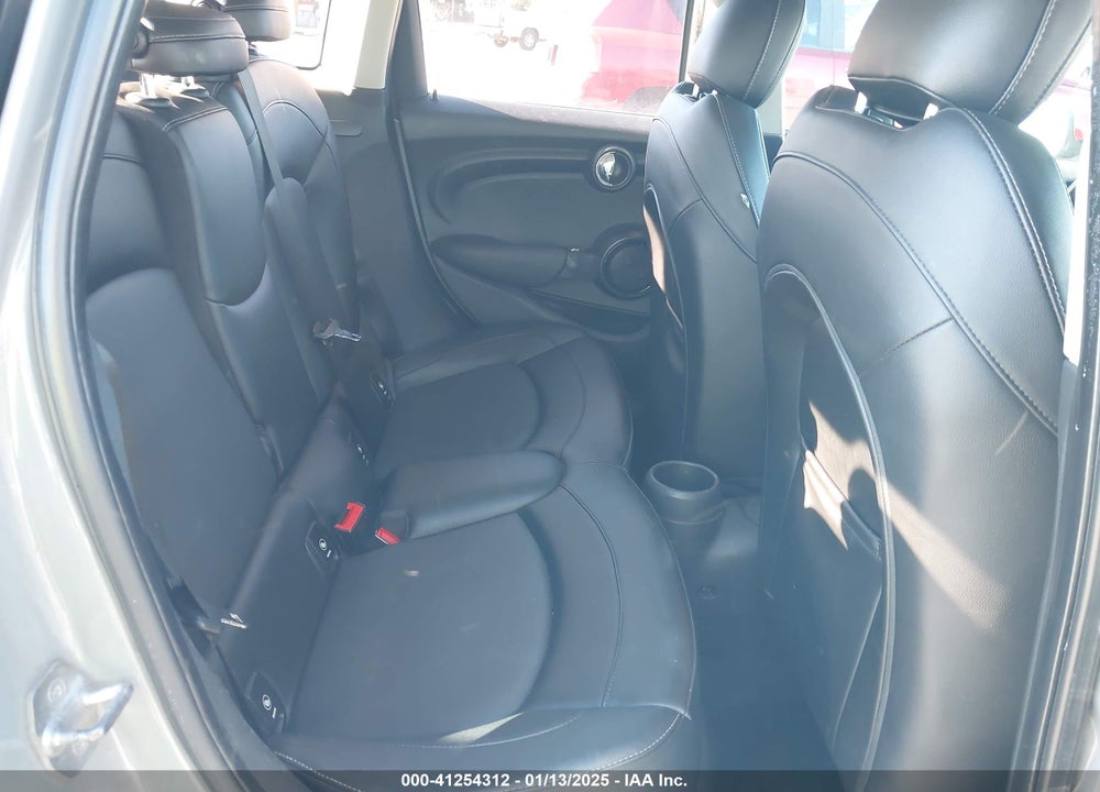 2015 MINI HARDTOP VIN: WMWXS5C55FT831429