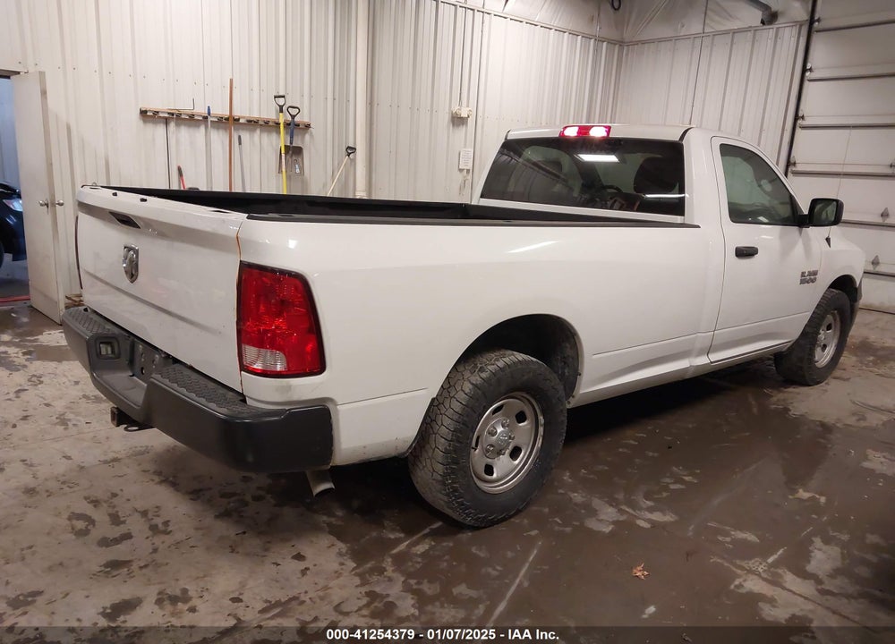 2018 RAM 1500 TRADESMAN 4X2 8' BOX VIN: 3C6JR6DG1JG225309