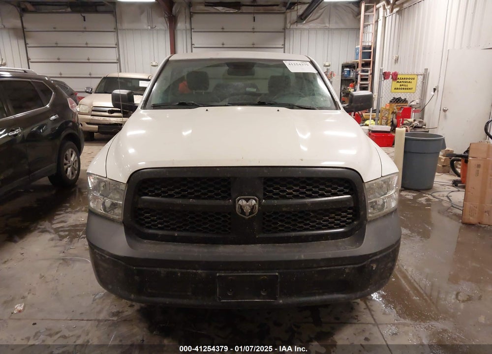 2018 RAM 1500 TRADESMAN 4X2 8' BOX VIN: 3C6JR6DG1JG225309