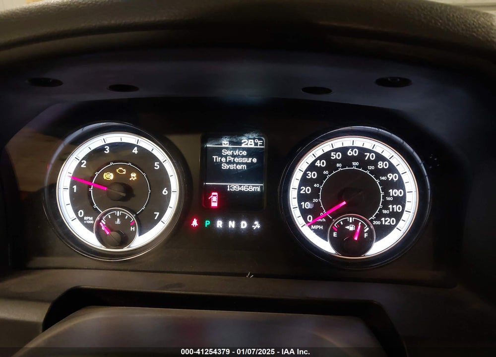 2018 RAM 1500 TRADESMAN 4X2 8' BOX VIN: 3C6JR6DG1JG225309