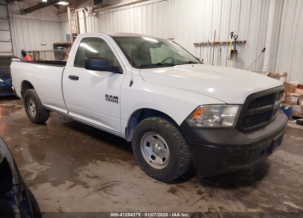 2018 RAM 1500 TRADESMAN 4X2 8' BOX VIN: 3C6JR6DG1JG225309