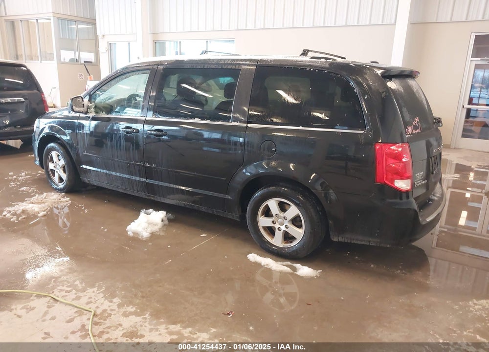 2011 DODGE GRAND CARAVAN CREW VIN: 2D4RN5DG2BR701048