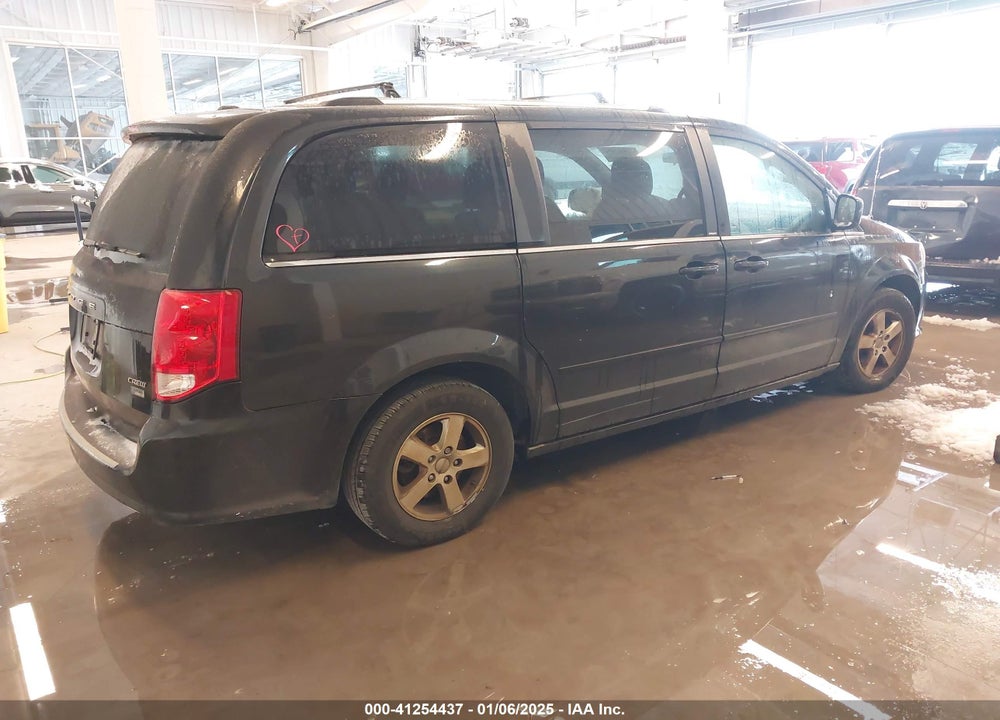 2011 DODGE GRAND CARAVAN CREW VIN: 2D4RN5DG2BR701048