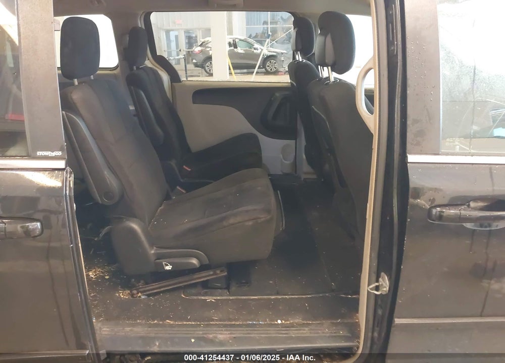 2011 DODGE GRAND CARAVAN CREW VIN: 2D4RN5DG2BR701048