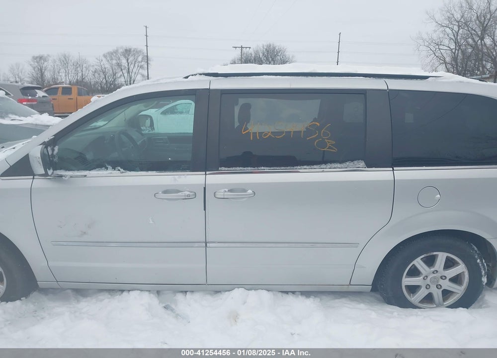 2010 CHRYSLER TOWN & COUNTRY VIN: 2A4RR5D18AR289014