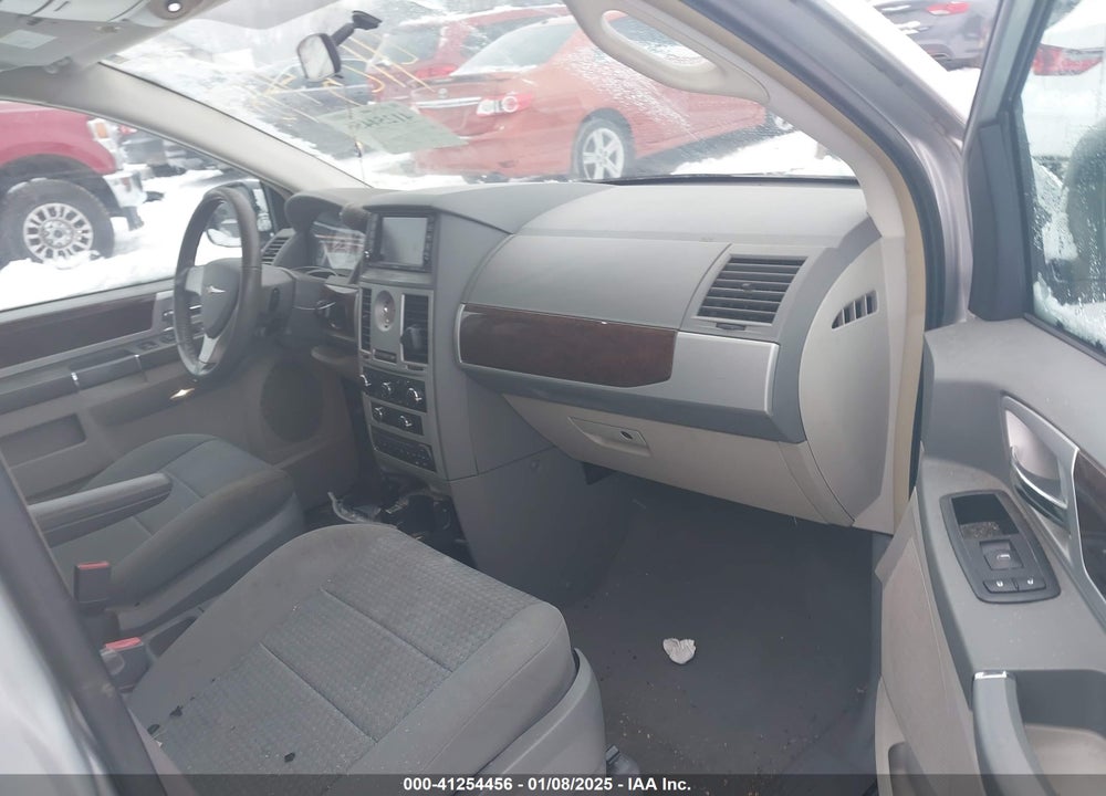 2010 CHRYSLER TOWN & COUNTRY VIN: 2A4RR5D18AR289014