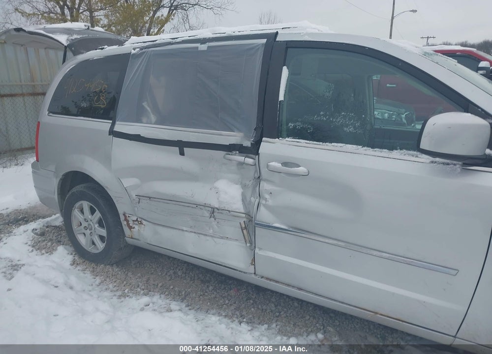 2010 CHRYSLER TOWN & COUNTRY VIN: 2A4RR5D18AR289014