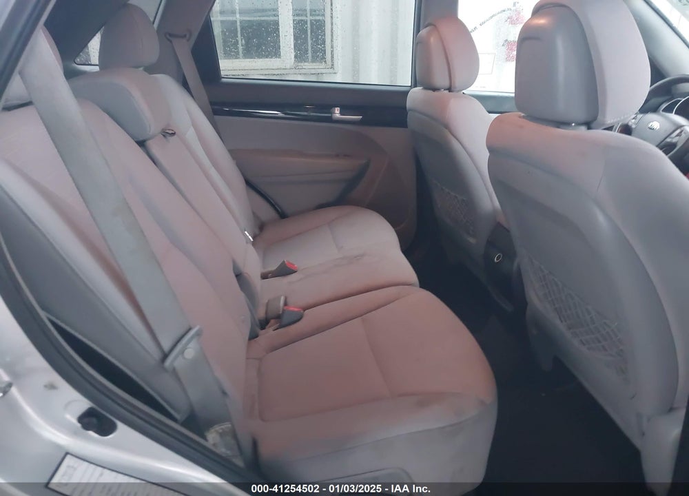 2015 KIA SORENTO LX V6 VIN: 5XYKT4A74FG600753