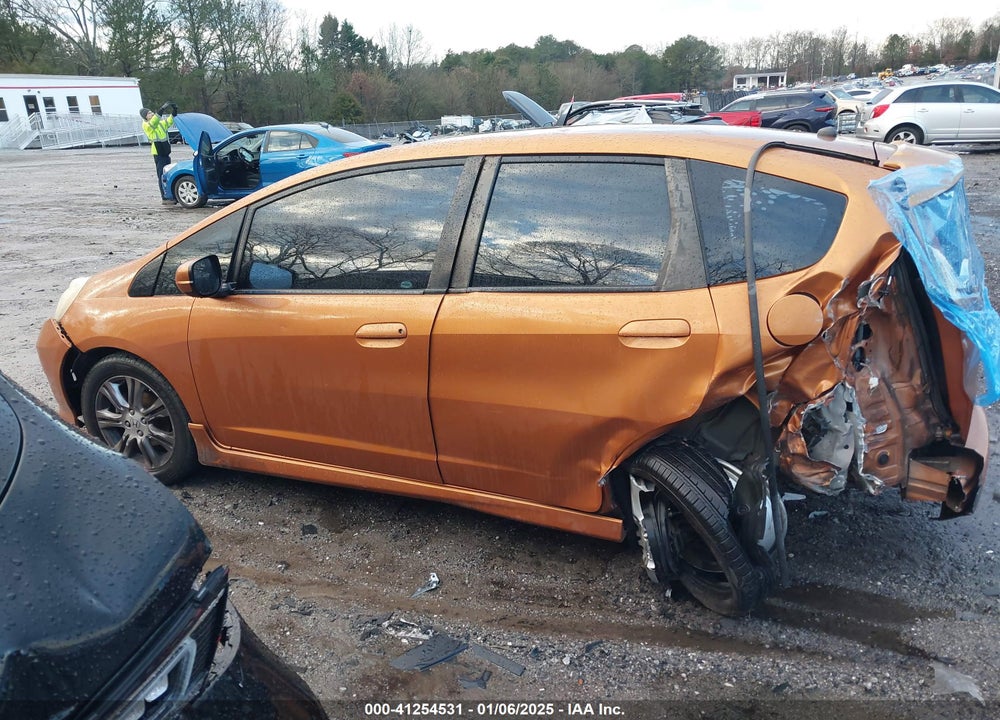 2009 HONDA FIT VIN: JHMGE88619S009541