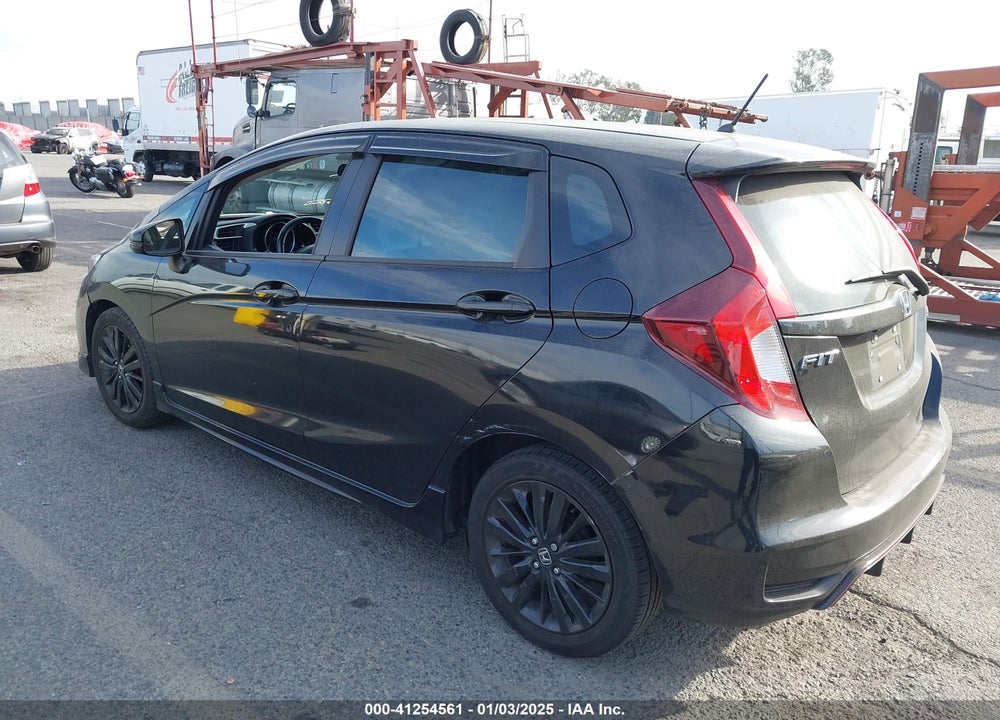 2018 HONDA FIT SPORT VIN: 3HGGK5G66JM704283