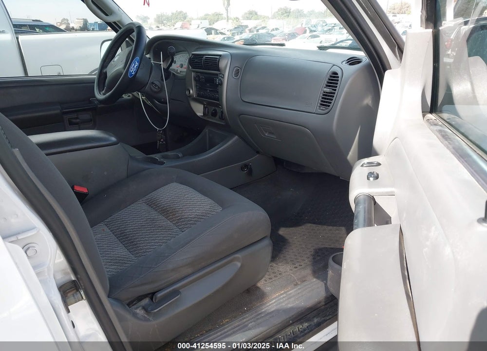 2005 FORD EXPLORER SPORT TRAC ADRENALIN/XLS/XLT VIN: 1FMZU67K85UA88815