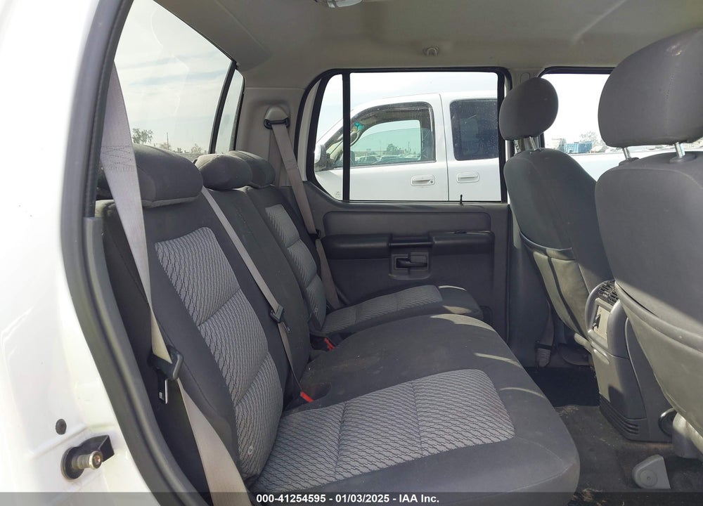 2005 FORD EXPLORER SPORT TRAC ADRENALIN/XLS/XLT VIN: 1FMZU67K85UA88815