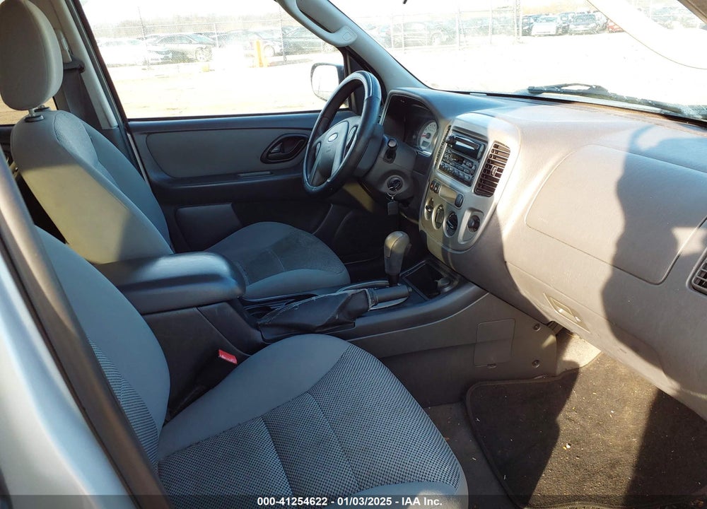 2005 FORD ESCAPE XLT VIN: 1FMYU03155DA02088